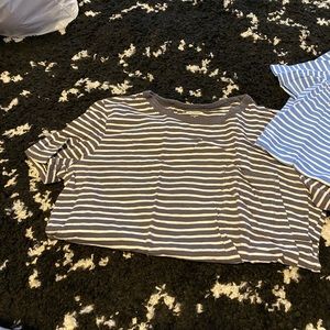 Old Navy boyfriend pocket tee, size XS